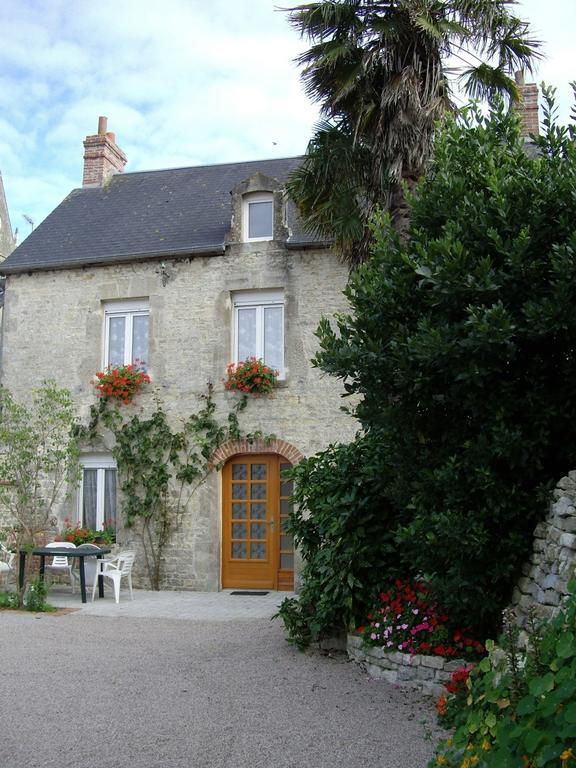Gites De L'Eglise Sainte-Mère-Église Habitación foto